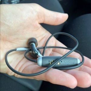 Jaybird Freedom earphones
